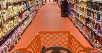 La domenica chiudono i supermercati? Intanto nella Gdo si apre il dibattito