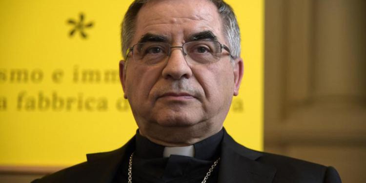 Vaticano, Becciu: “Papa ha detto di credere alla mia innocenza”