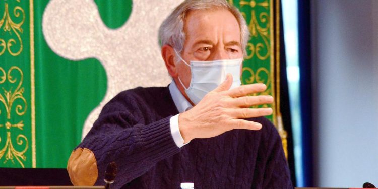 Vaccino Covid, Bertolaso: “Lombardia fra migliori al mondo”