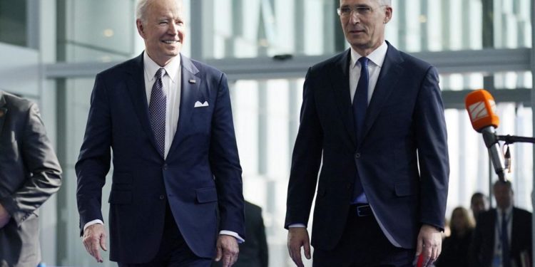 Guerra Ucraina-Russia, incontro Biden-Stoltenberg