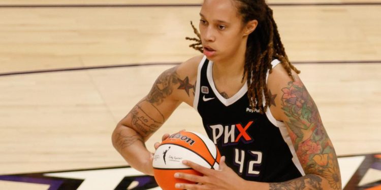Russia, arrestata cestista Usa Griner per “possesso di droga”