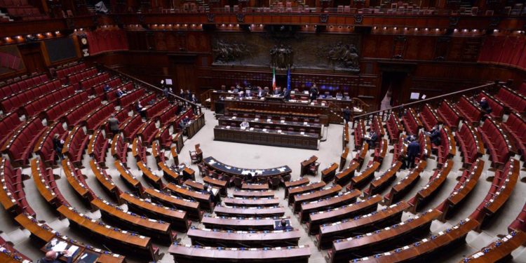 Zelensky alla Camera, la Lega fa l”appello’