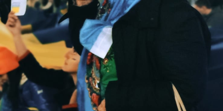 Ucraina: fiaccolata della comunità milanese in piazza Duomo per le vittime della guerra