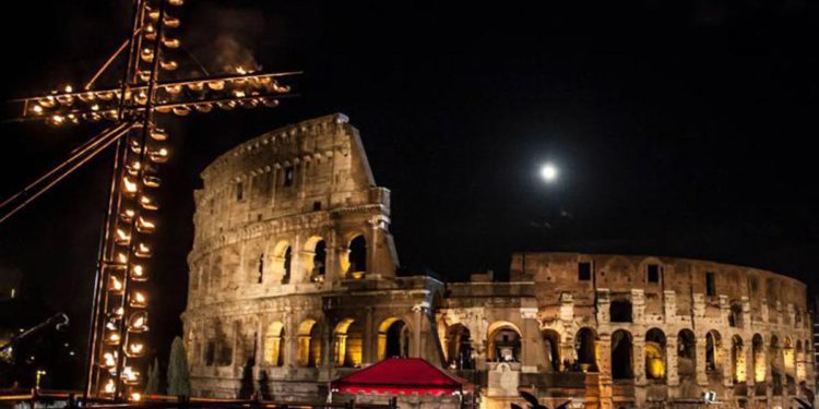 Pasqua 2022, Via Crucis torna al Colosseo