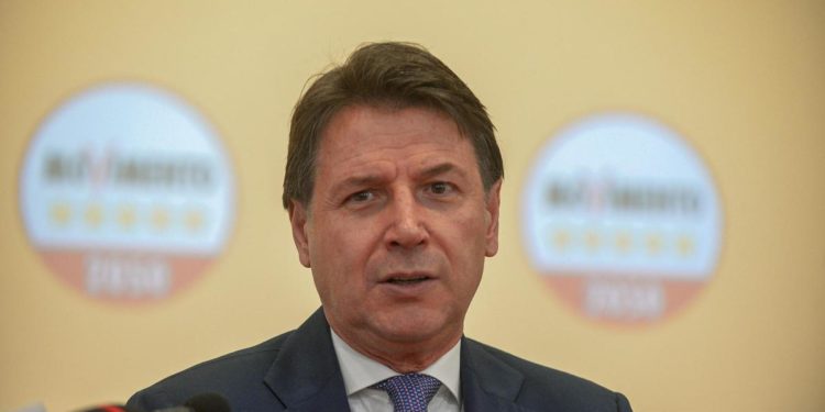 Spese militari, Conte: “M5S non lavora per crisi governo ma per offrire soluzioni”