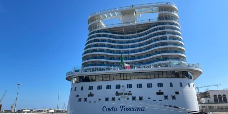 Debutta al Porto di Palermo Costa Toscana, la ‘smart city’ itinerante totalmente green
