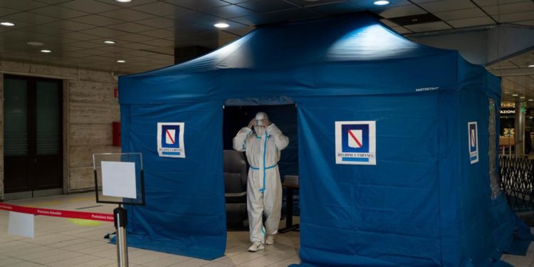 Covid oggi Campania, 7.595 contagi e 4 morti: bollettino 16 marzo