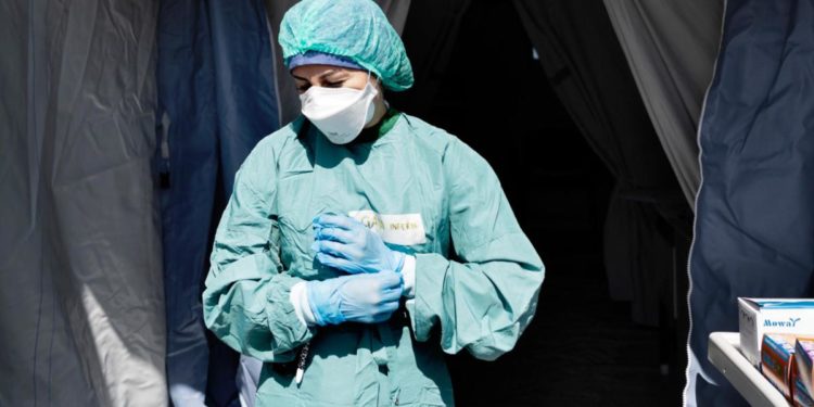 Covid oggi Lombardia, 4.791 contagi e 18 morti. A Milano 1.662 nuovi casi