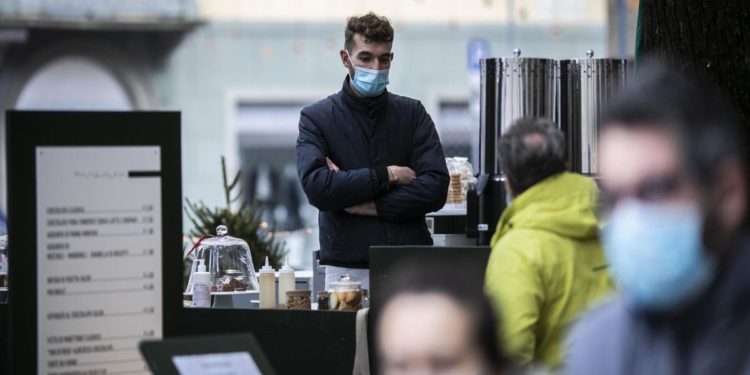 Covid oggi Italia, Cartabellotta: “Aumento contagi in 12 Regioni”