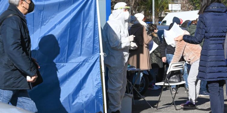Covid oggi Lazio, 3.702 contagi e 20 morti. A Roma 1.710 nuovi casi