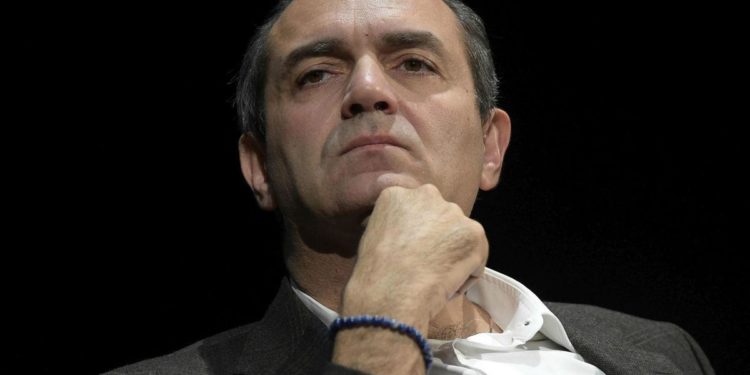 Ucraina-Russia, de Magistris: “Linguaggio Biden e Draghi ci porta a guerra mondiale”
