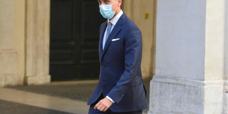 Guerra Ucraina, Di Maio: “Sanzioni per Russia saranno sempre più insostenibili”