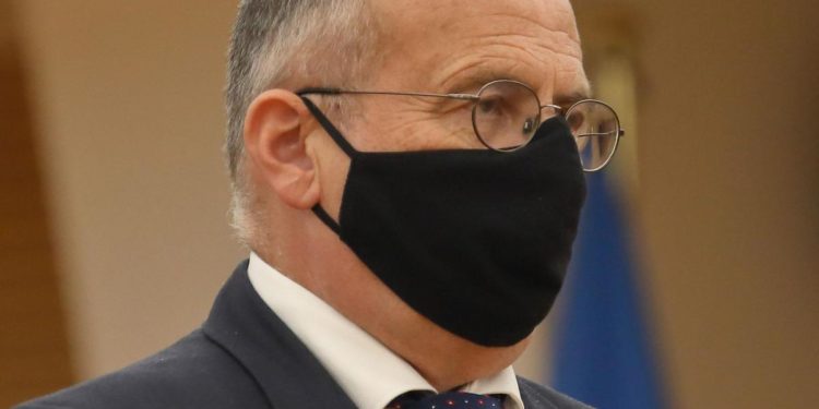 Polonia, atterraggio emergenza per aereo con a bordo presidente Duda