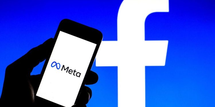 Insulti su Facebook, quando è reato (anche senza fare nomi)