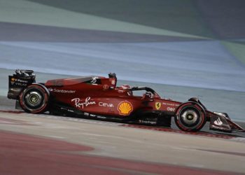 F1 2022, Leclerc vince Gp Bahrain e Sainz secondo: doppietta Ferrari