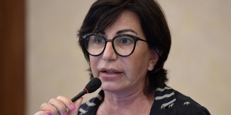 Quarta dose, Gismondo: “Test ad anziani per capire se reattivi a vaccino”