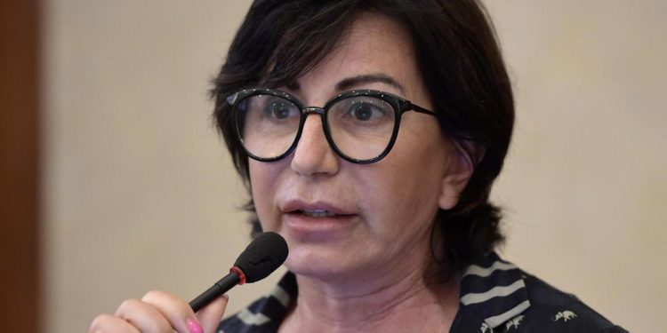 Gismondo: “Virologi noti solo per pandemia? Parole Figliuolo evitabili”