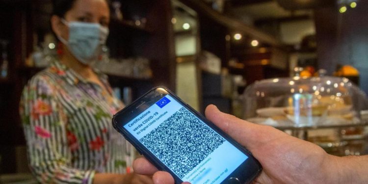 Green pass, cosa cambia da 1 aprile: dove non servirà più