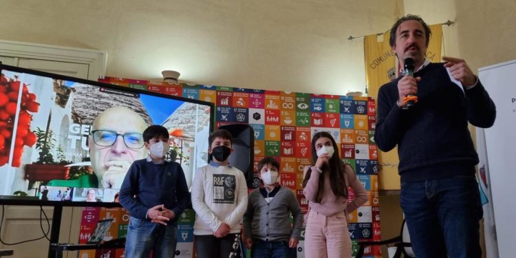 A Pollica il primo hackaton di comunità, dai bambini del borgo idee per i più piccoli