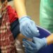 Covid Italia, Burioni: “Con Omicron più ricoveri tra i bimbi, vaccinateli”