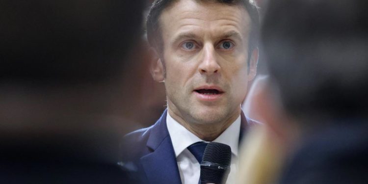 Guerra Ucraina-Russia, Macron: “Putin macellaio? Non userei parole Biden”