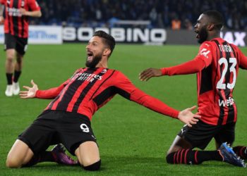 Napoli-Milan 0-1, gol di Giroud e rossoneri tornano in vetta