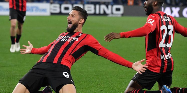 Napoli-Milan 0-1, gol di Giroud e rossoneri tornano in vetta