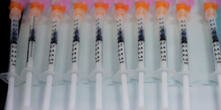 Vaccino Moderna, sì a booster a 3 mesi da ciclo primario