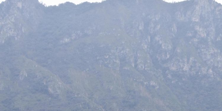 Lecco, jet militare si schianta in zona di montagna
