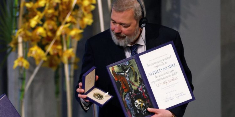Guerra Ucraina, Nobel Muratov mette all’asta medaglia: ricavato ai profughi