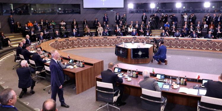 Ucraina-Russia, Nato: “Putin fermi guerra e ritiri forze militari”