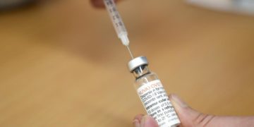 Vaccino Novavax e variante Omicron, Ema: “Ciclo primario efficace”