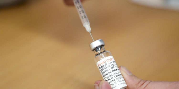 Vaccino Novavax e variante Omicron, Ema: “Ciclo primario efficace”