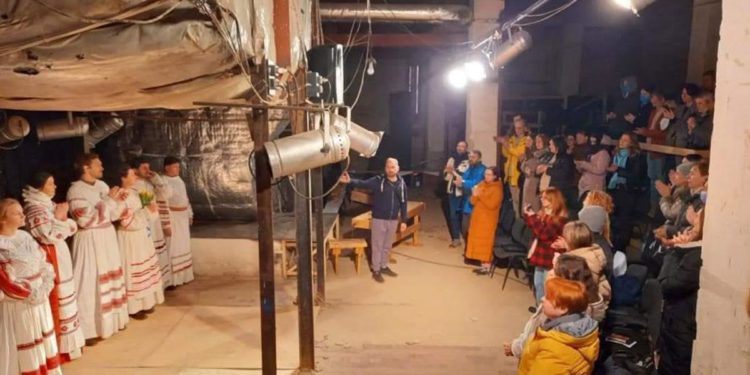 Ucraina, spettatrice teatro sotterraneo: “ho pianto, l’arte è la nostra arma”