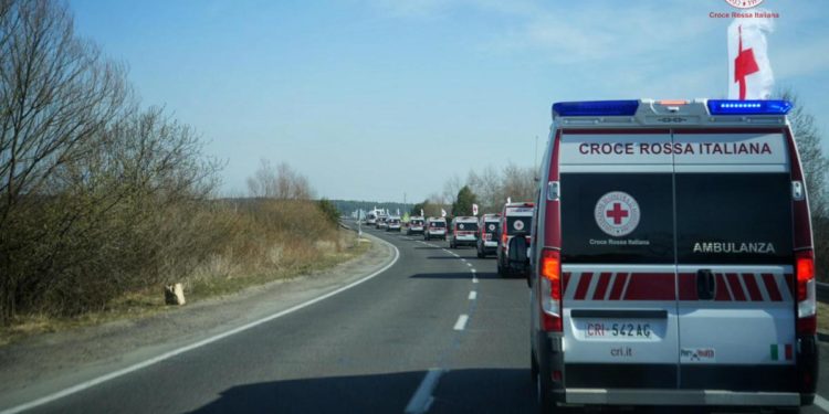 Ucraina, Cri: “completata evacuazione da Leopoli di 80 persone fragili, in viaggio verso l’Italia”