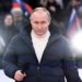 Guerra Ucraina, Putin e il discorso interrotto: teorie e battute sui social
