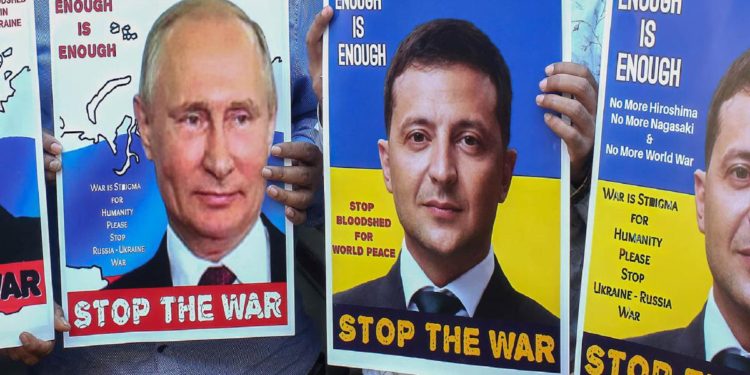 Guerra Ucraina, Zelensky: “Non solo ultimatum, ora Russia inizia a parlare”