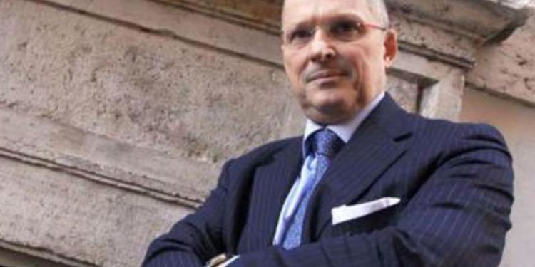 Covid e mascherine, Tognazzi ‘vs’ Ricciardi: “Non faccia supercazzola…”