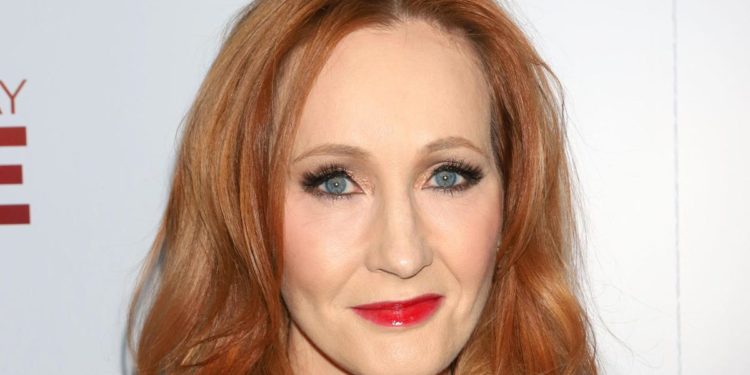 Guerra Ucraina-Russia, Putin strizza occhio a J.K. Rowling: lei si dissocia