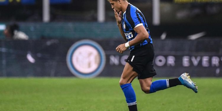 Inter, Sanchez e la gaffe social: motto Juve nel post