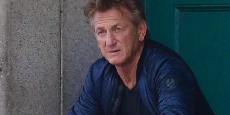 Guerra Ucraina-Russia, Sean Penn su Zelensky: “Colpito da come ha unito Paese”