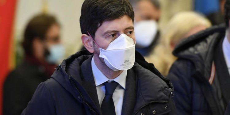 Green pass super e base, obbligo over 50: cosa ha detto Speranza