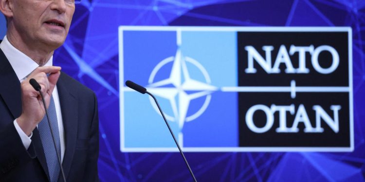 Guerra Ucraina, Nato teme operazioni Russia “sotto falsa bandiera con armi chimiche”