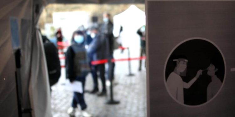 Covid Italia, Cartabellotta: “Contagi stabili da 7 giorni, siamo al plateau”