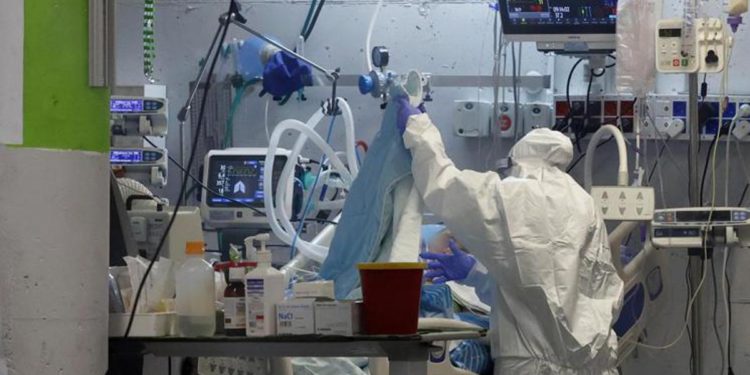 Covid oggi Abruzzo, 2.345 contagi e 5 morti: bollettino 15 marzo