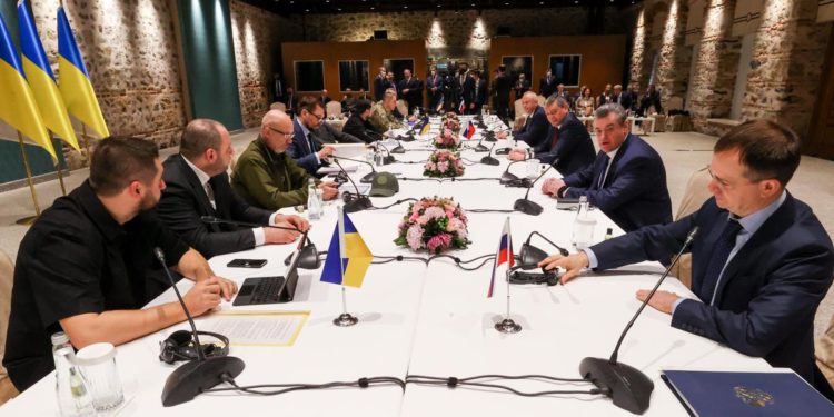 Ucraina-Russia negoziati, Kiev: “Se sistema garanzie funziona ok a neutralità”