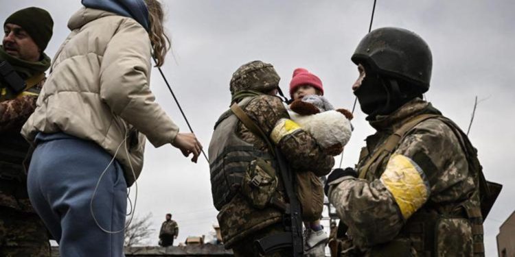 Ucraina, Svitlana Bohatyrchuk (CdE): “Non si sa quanti civili morti, tanti seppelliti nei cortili”