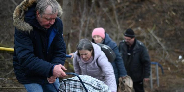 Ucraina, Lasta (Piazzapulita): La forza degli sfollati di Irpin, in corsa contro il tempo”