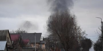 Ucraina, 30 parlamentari pronti a partire. Farnesina: “Non andate”