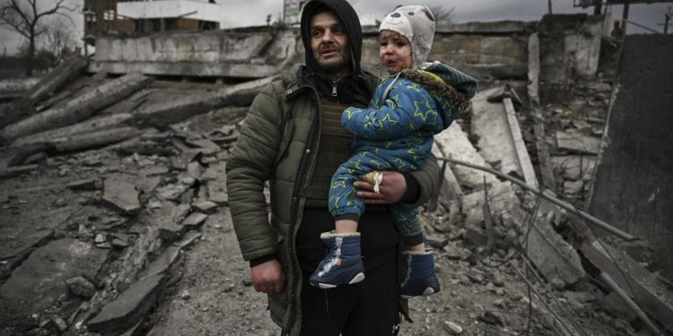 Guerra Ucraina-Russia, Kiev: “85 i bimbi uccisi”. Oggi nuovi corridoi umanitari
